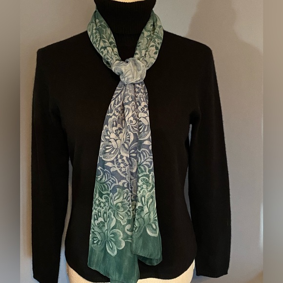 Rectangular Scarf - Picture 2 of 8